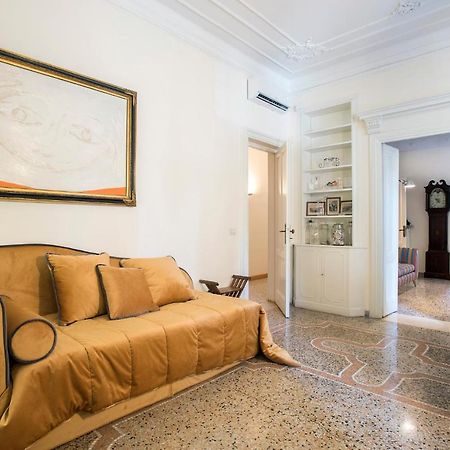 Flat Two Apartment โรม ภายนอก รูปภาพ